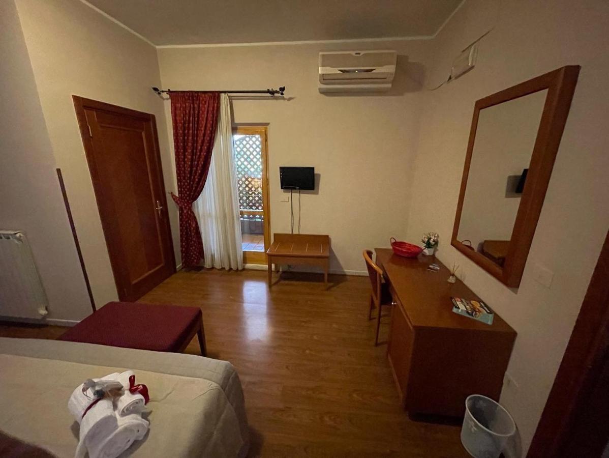 La Terrazza Dei Ciliegi Hotel Santa Maria Degli Angeli  Bagian luar foto